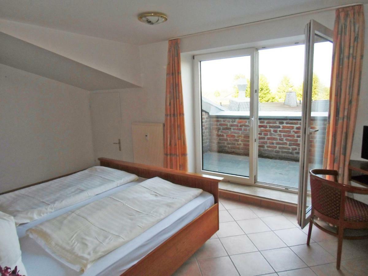Zur Muhle Ophoven Hotel Wassenberg Exterior photo